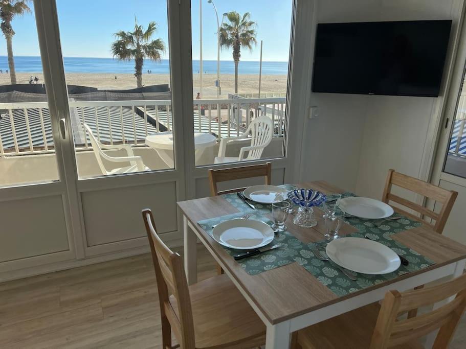 Le Carrousel - Apt Vue Mer - Plage A 10 M - Clim - Wifi Canet-en-Roussillon Extérieur photo