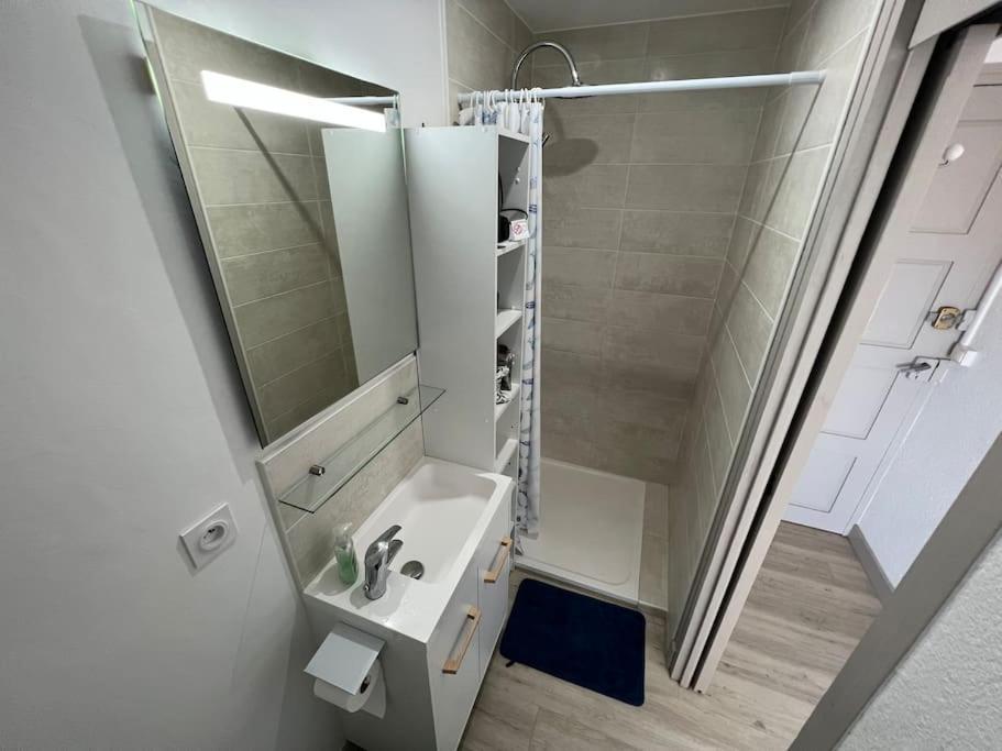 Le Carrousel - Apt Vue Mer - Plage A 10 M - Clim - Wifi Canet-en-Roussillon Extérieur photo